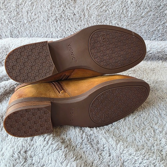 Vionic Rhiannon Cognac Distressed Western Ankle Boots Womens Size 7M Leather NEW - Picture 6 of 8